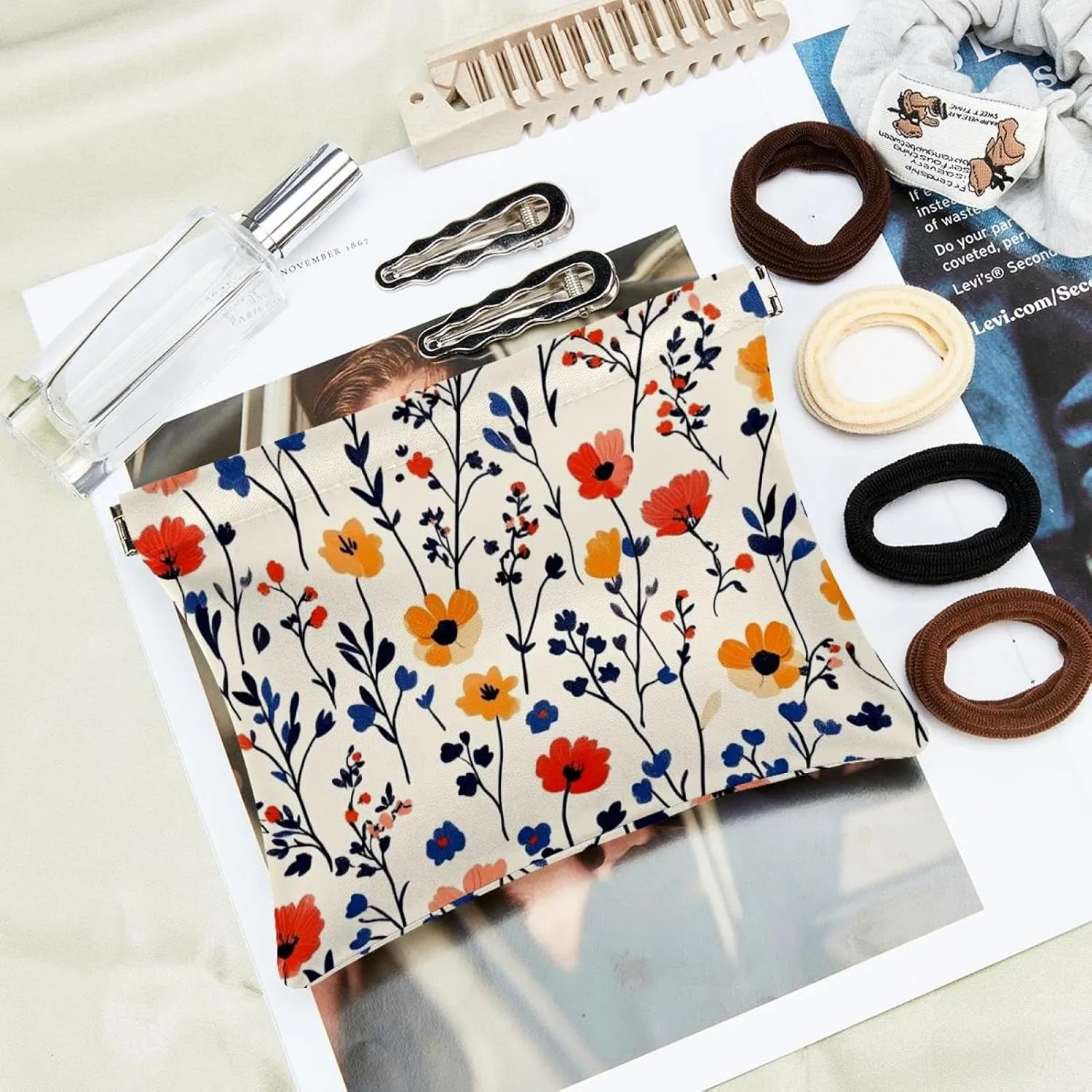 Boho Small Florals Pocket Cosmetic Bag, Waterproof Squeeze Makeup Bag No Zipper Self-Closing, Portable Mini Travel Storage for Headphones Jewelry