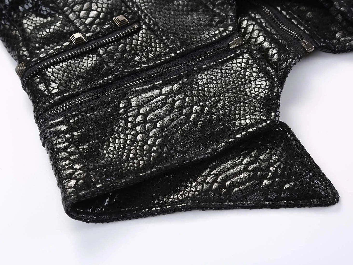 chouyatou Women's Fashion Snake Pattern Print Studded Moto Pu Leather Biker Jacket