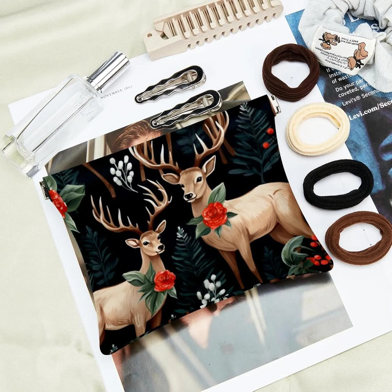 Cute Christmas Elk-1872 Pocket Cosmetic Bag, Waterproof Squeeze Makeup Bag No Zipper Self-Closing, Portable Mini Travel Storage for Headphones Jewelry