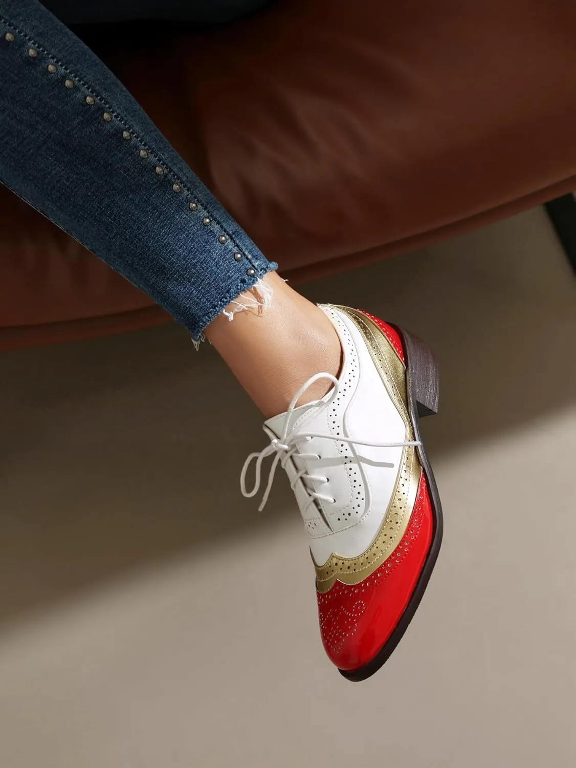 Lace-up Wingtips Oxford Shoes for Women Cutout Brogues Saddle Shoes