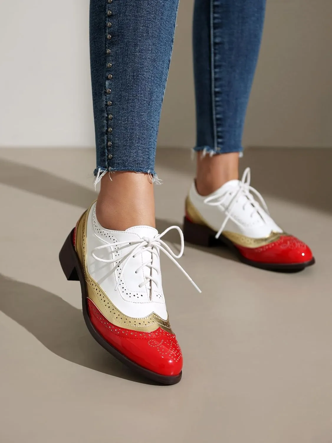 Lace-up Wingtips Oxford Shoes for Women Cutout Brogues Saddle Shoes
