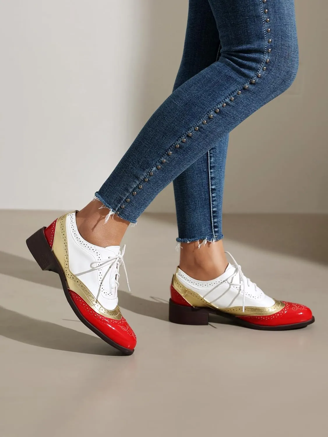 Lace-up Wingtips Oxford Shoes for Women Cutout Brogues Saddle Shoes
