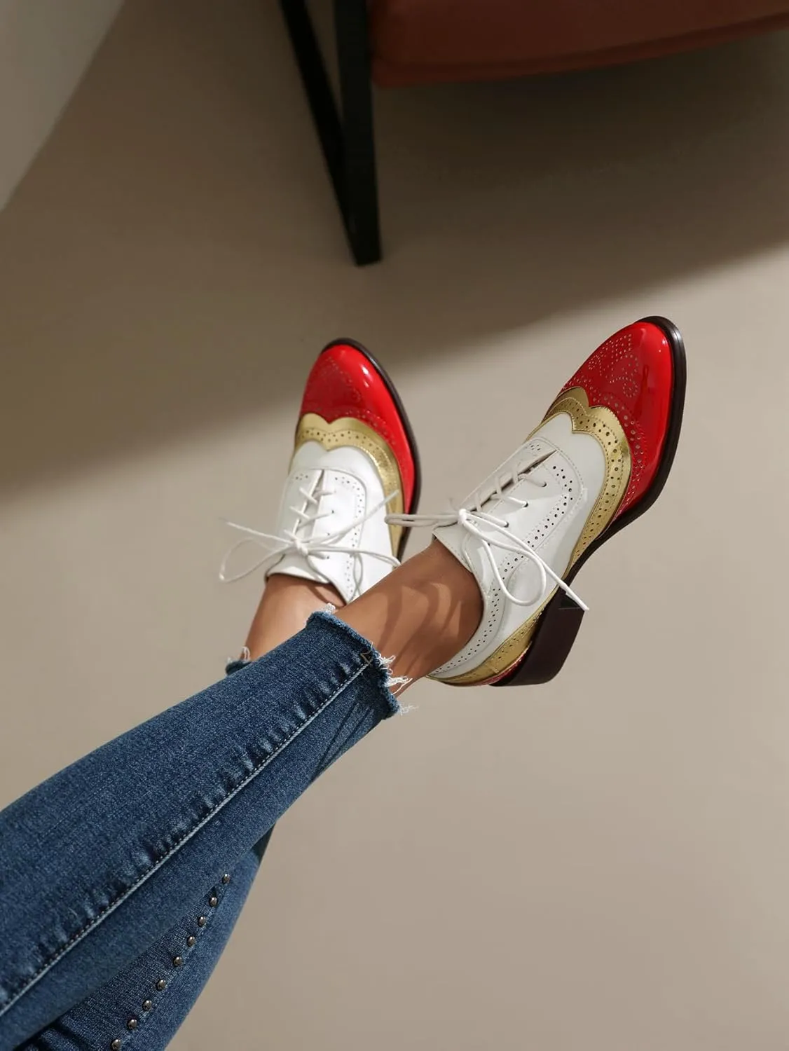 Lace-up Wingtips Oxford Shoes for Women Cutout Brogues Saddle Shoes