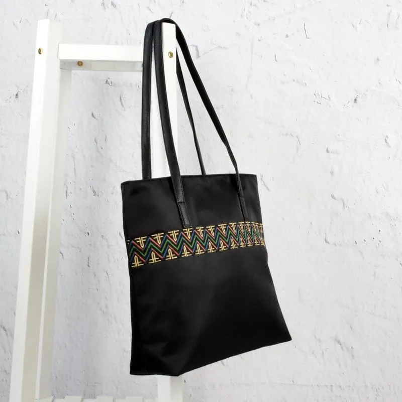 Large Capacity Nylon Embroidered Shoulder Bag For Women Stylish Oxford Cloth Handbag