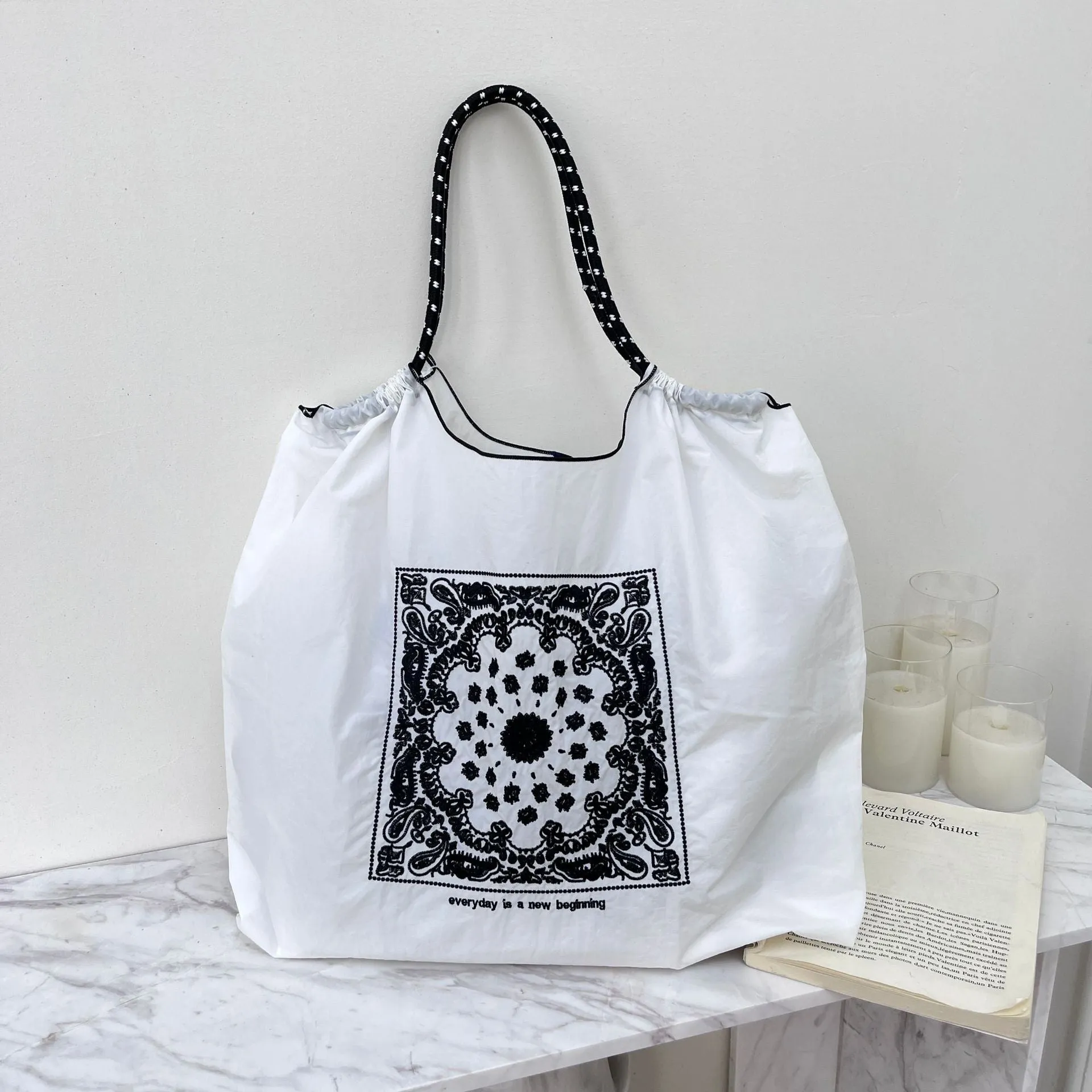 Love Embroidered Large Capacity Shopping Bag DP25A405