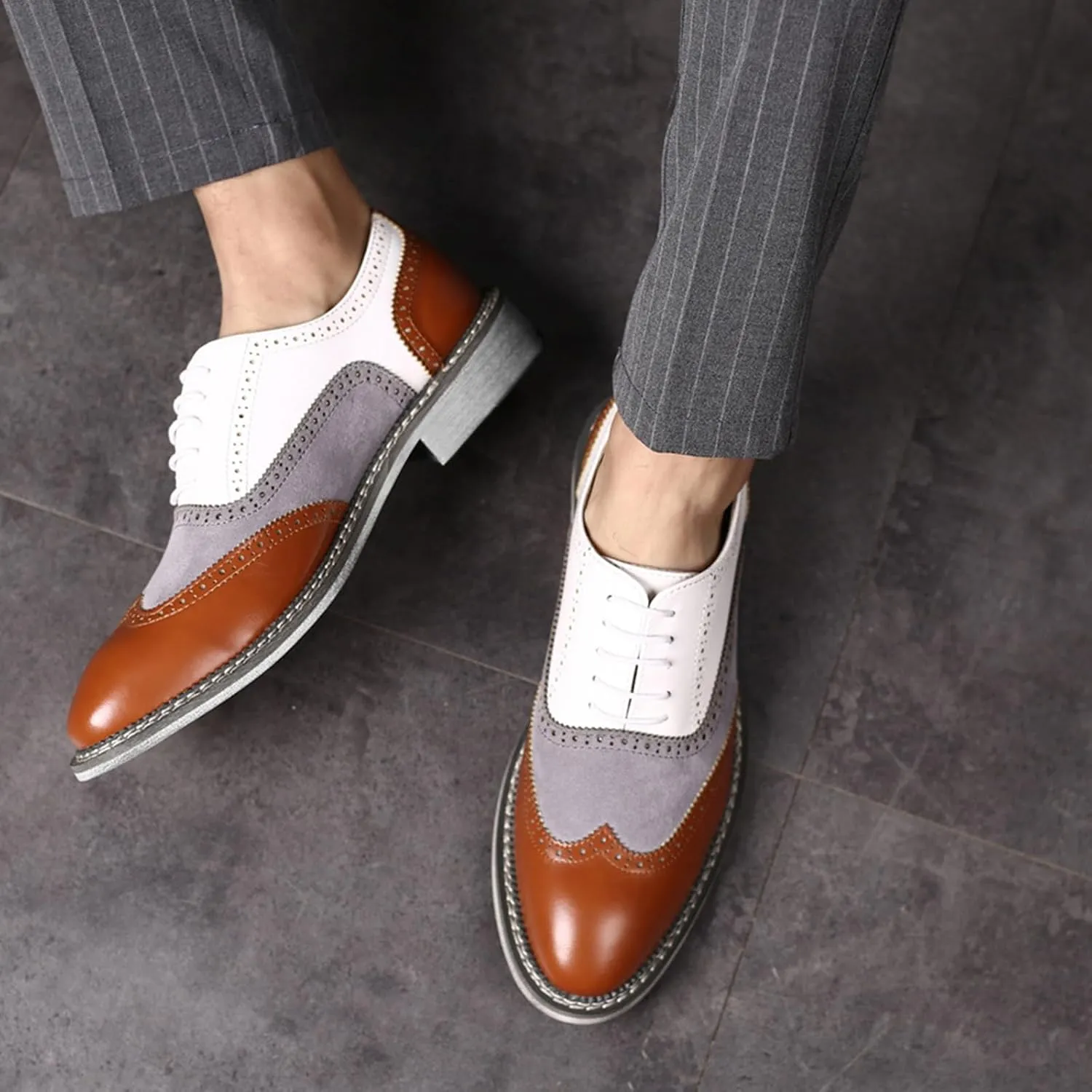 Men's Two Tone Patchwork Brogue Oxfords Shoes Fashion Classic Round-Toe Lace Up Low Top Leather Dress Shoes Hand Stitched Business Formal Derby Shoes