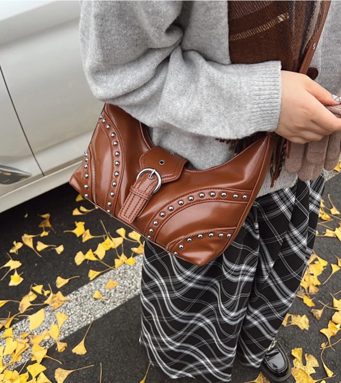 Studded Shoulder Bags Grunge Purse for Women Faux Leather Hobo Purse Y2k Dumpling Bag Summer 2000s Streetwear